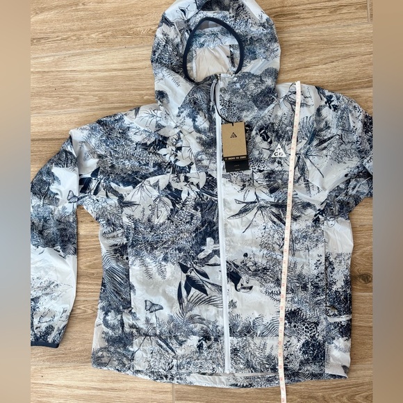 Nike ACG Cinder Cone Windproof
Print Jacket Mens Size M New - Picture 7 of 8